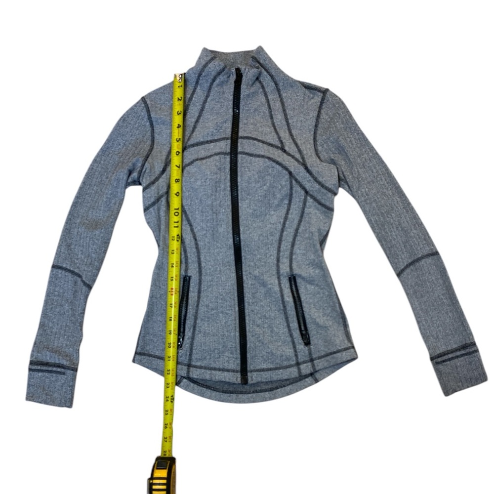 Lululemon Define Jacket Size 6 Light Gray Full Zip Jacket W/ Thumb Holes